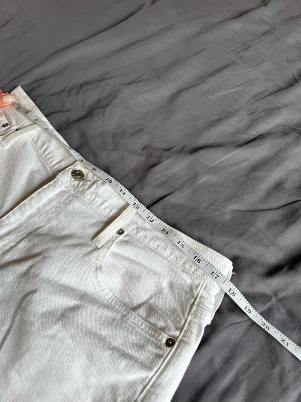 JCrew Women’s White Denim Frayed Hem Shorts size 31 - Picture 4 of 6